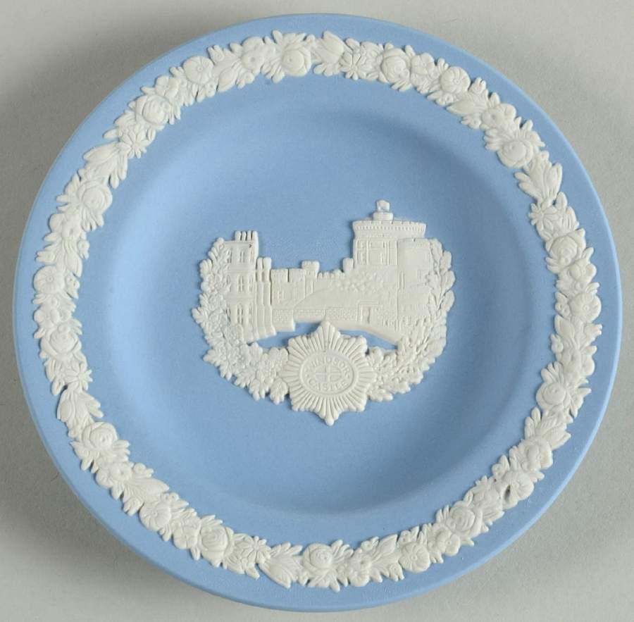 Cream Color on Lavender (Pale Blue) Jasperware Round Landmark Tray by Wedgwood-1