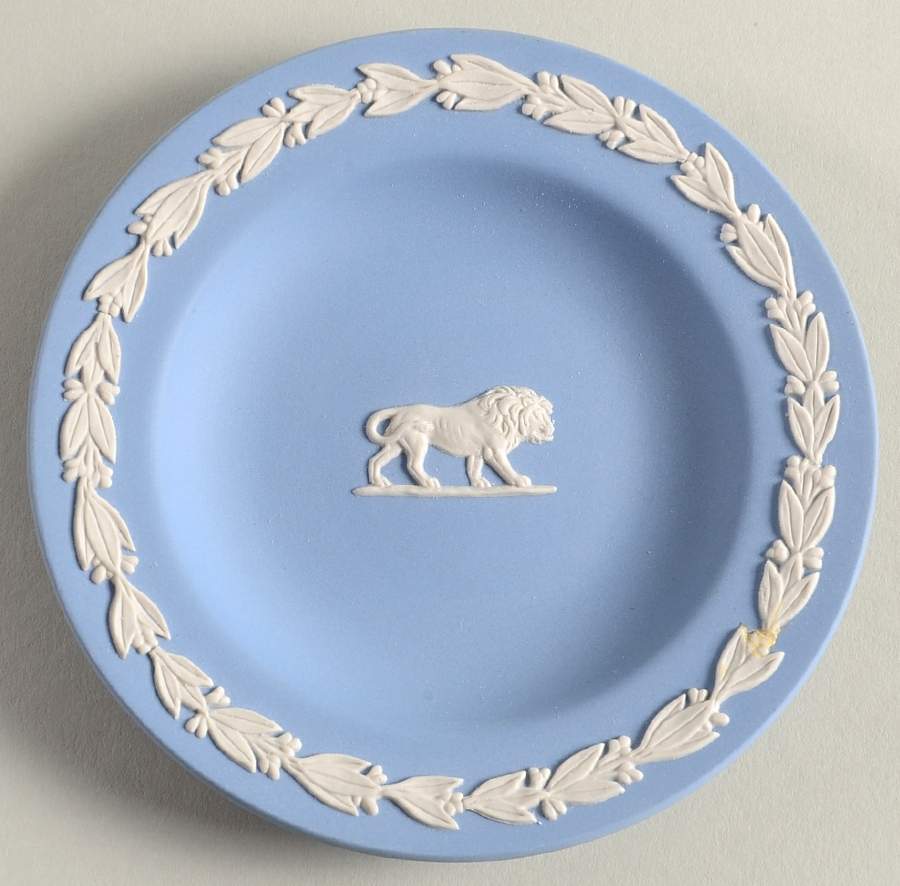 Cream Color on Lavender (Pale Blue) Jasperware 4" Zodiac Leo Round Tray by Wedgwood-1