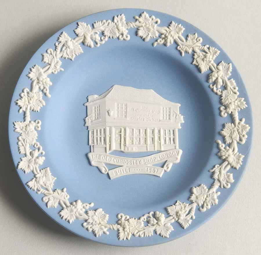 Cream Color on Lavender (Pale Blue) Jasperware Round Landmark Tray by Wedgwood-1