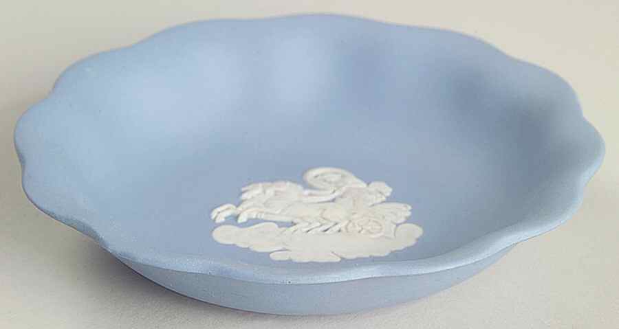 Cream Color on Lavender (Pale Blue) Jasperware Round Scalloped Compotier by Wedgwood-1