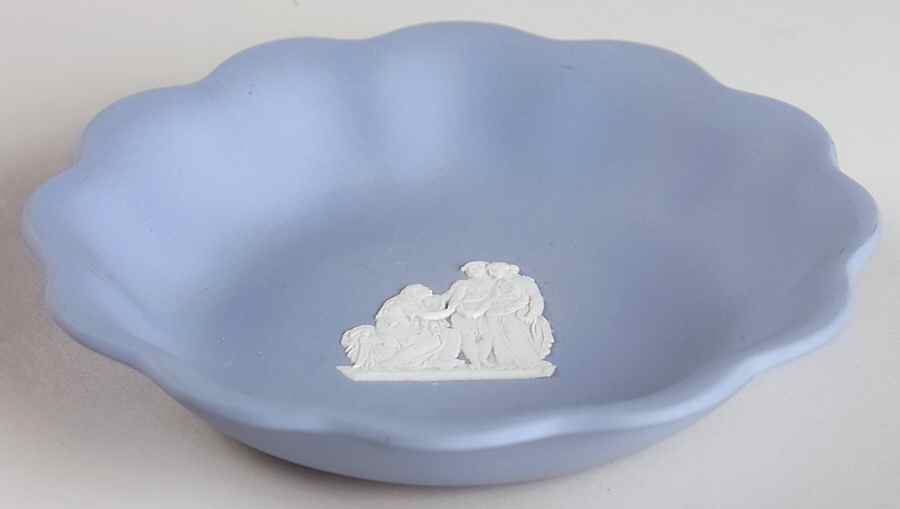 Cream Color on Lavender (Pale Blue) Jasperware Round Scalloped Compotier by Wedgwood-1