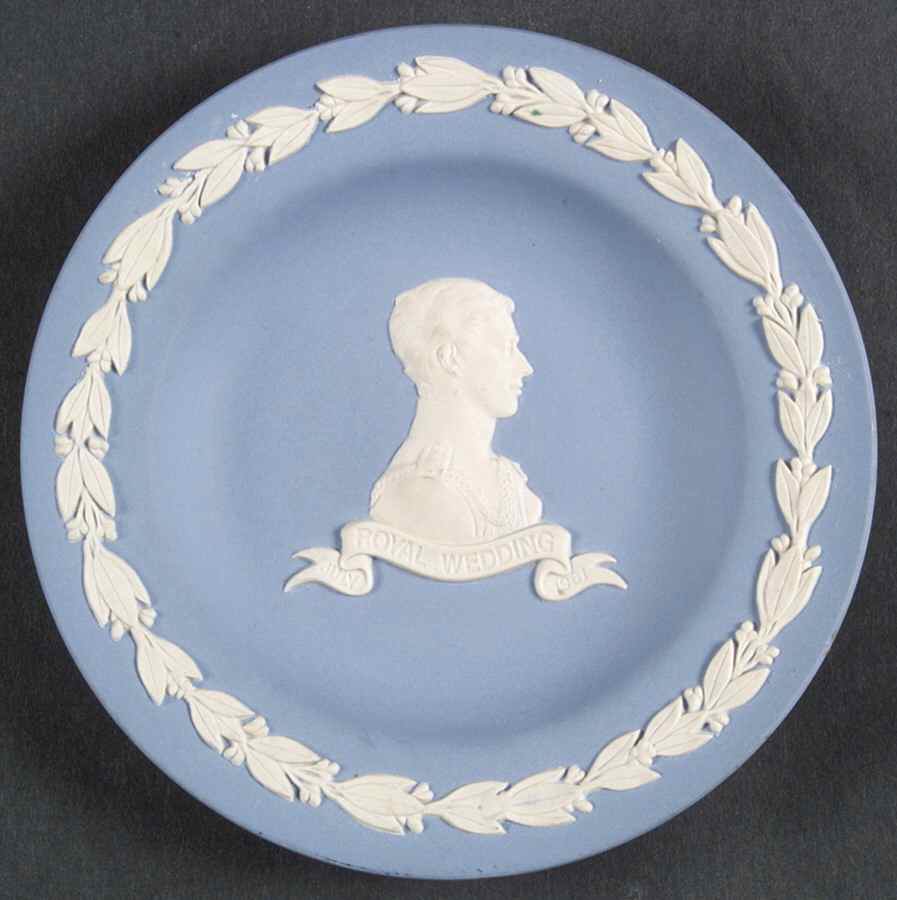 Jasperware Royalty Giftware Round Personality Tray by Wedgwood-1