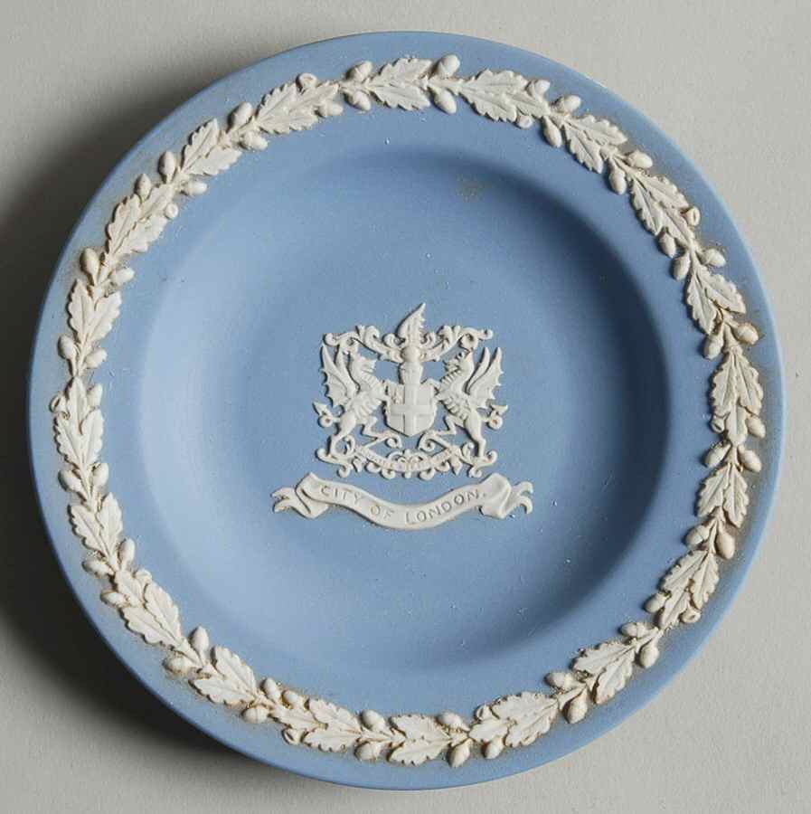 Cream Color on Lavender (Pale Blue) Jasperware Round Landmark Tray by Wedgwood-1
