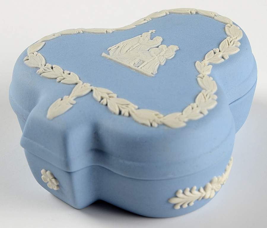 Cream Color on Lavender (Pale Blue) Jasperware Club Shape Box & Lid by Wedgwood-1