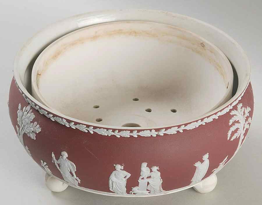 Cream Color on Crimson Jasperware 6" Fern Dish with Liner by Wedgwood-1