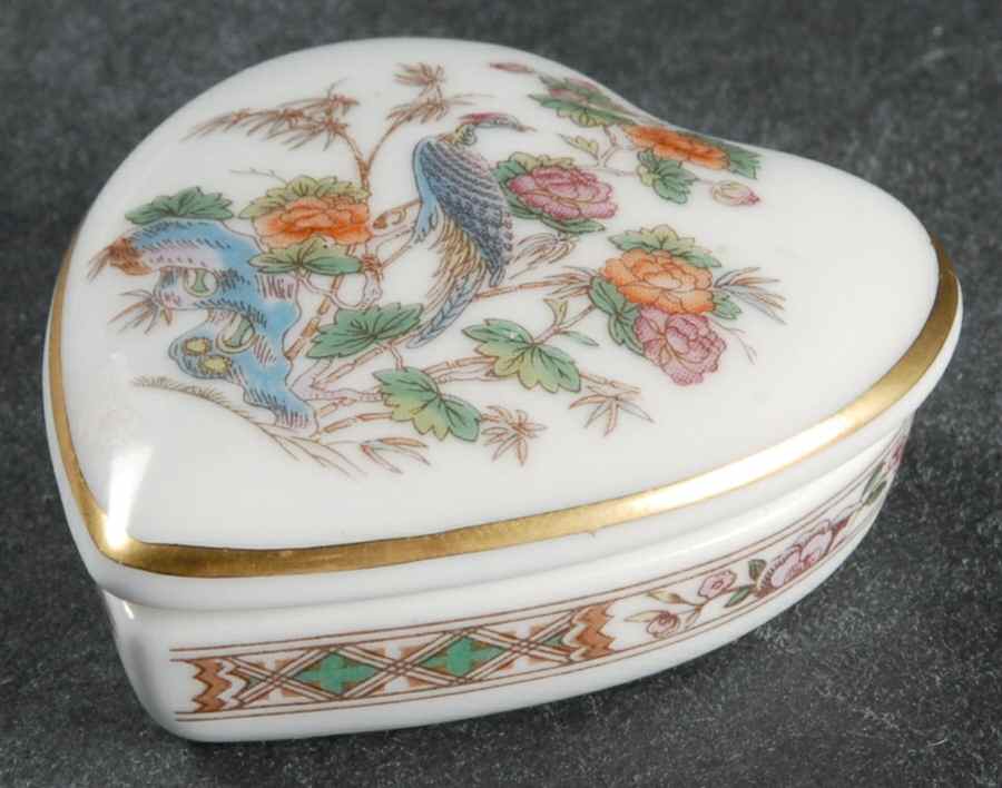Kutani Crane Mini Heart Shape Box with Lid by Wedgwood-1