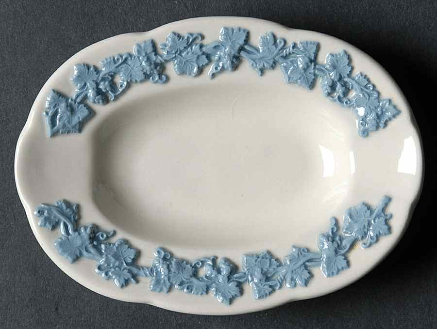 Lavender on Cream Color (Plain) 4" Oval Ashtray by Wedgwood-1