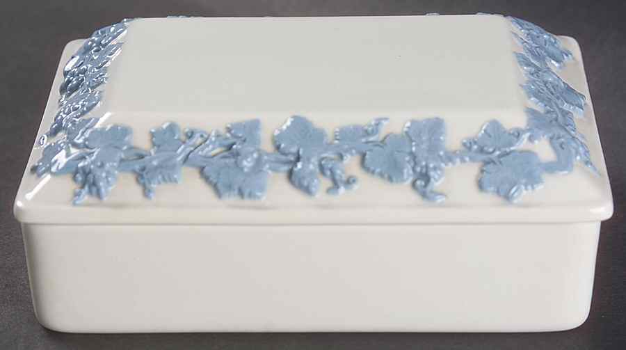 Lavender on Cream Color (Plain) Cigarette Box & Lid by Wedgwood-1