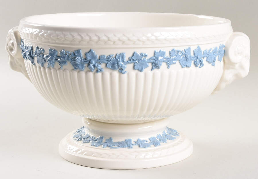 Lavender on Cream Color (Shell Edge) Tureen No Lid by Wedgwood-1