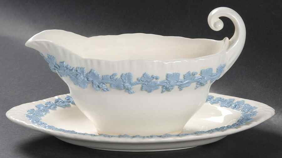 Lavender on Cream Color (Shell Edge) Gravy Boat & Underplate by Wedgwood-1