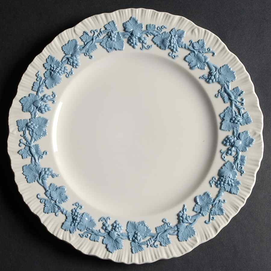 Lavender on Cream Color (Shell Edge) Dinner Plate by Wedgwood-1