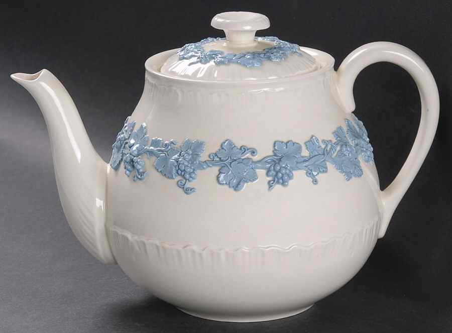 Lavender on Cream Color (Shell Edge) Teapot & Lid by Wedgwood-1