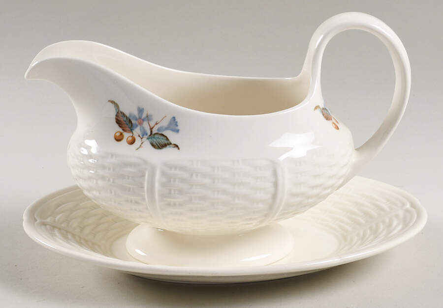 Londonderry Gravy Boat & Underplate by Wedgwood-1