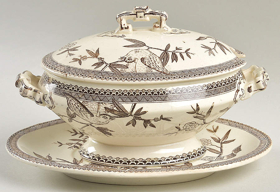 Louise Sauce Boat & Lid with Underplate by Wedgwood-1