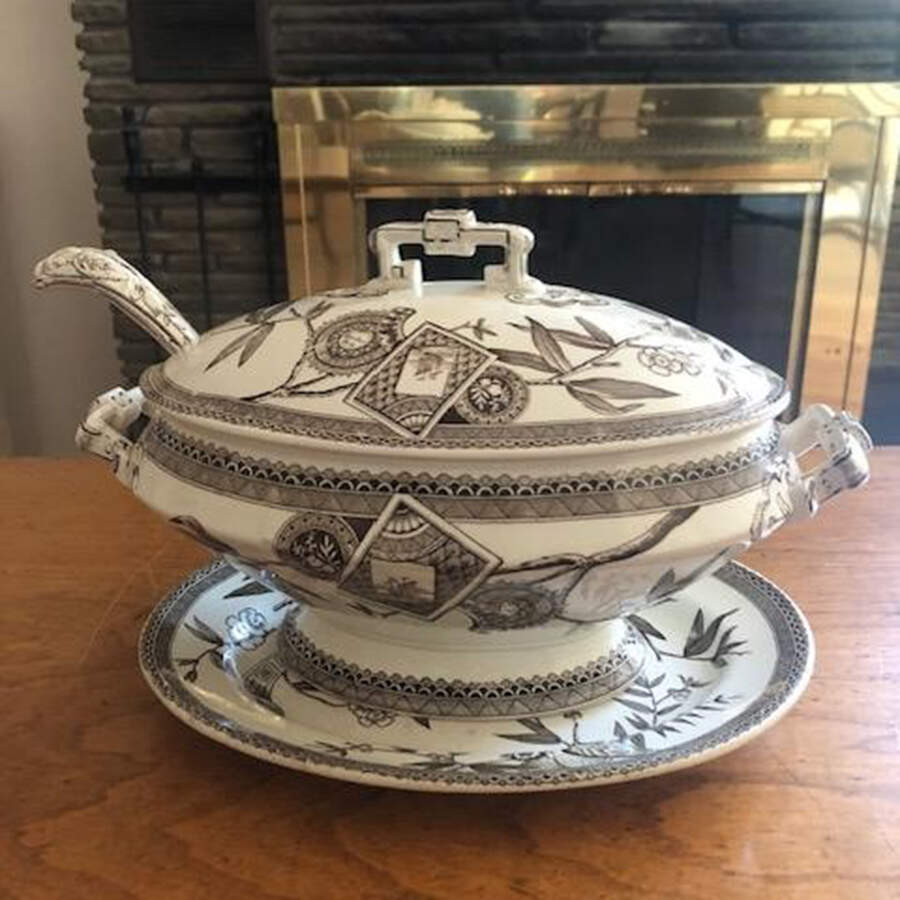 Louise Tureen & Lid w/Underplate by Wedgwood-1