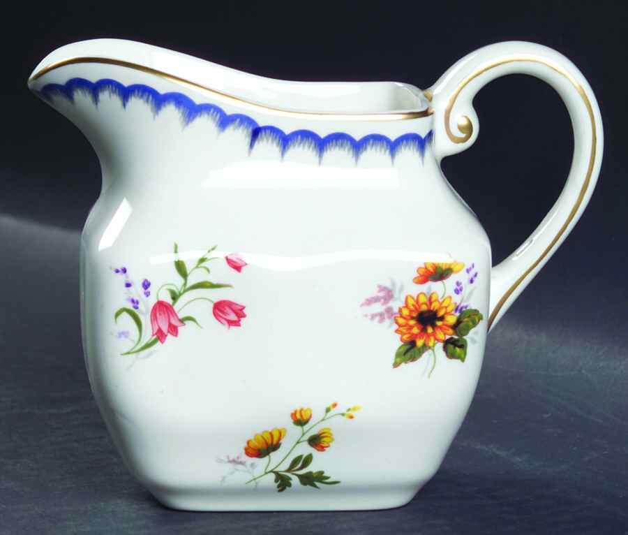 Lowestoft Creamer by Wedgwood-1