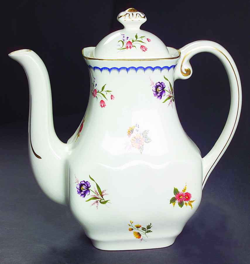 Lowestoft Coffee Pot & Lid by Wedgwood-1