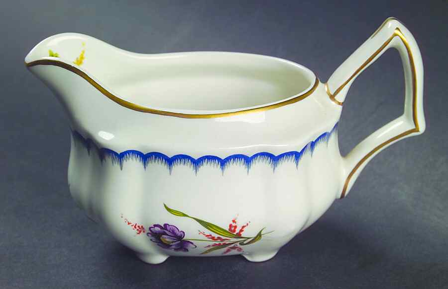 Lowestoft Mini Creamer by Wedgwood-1