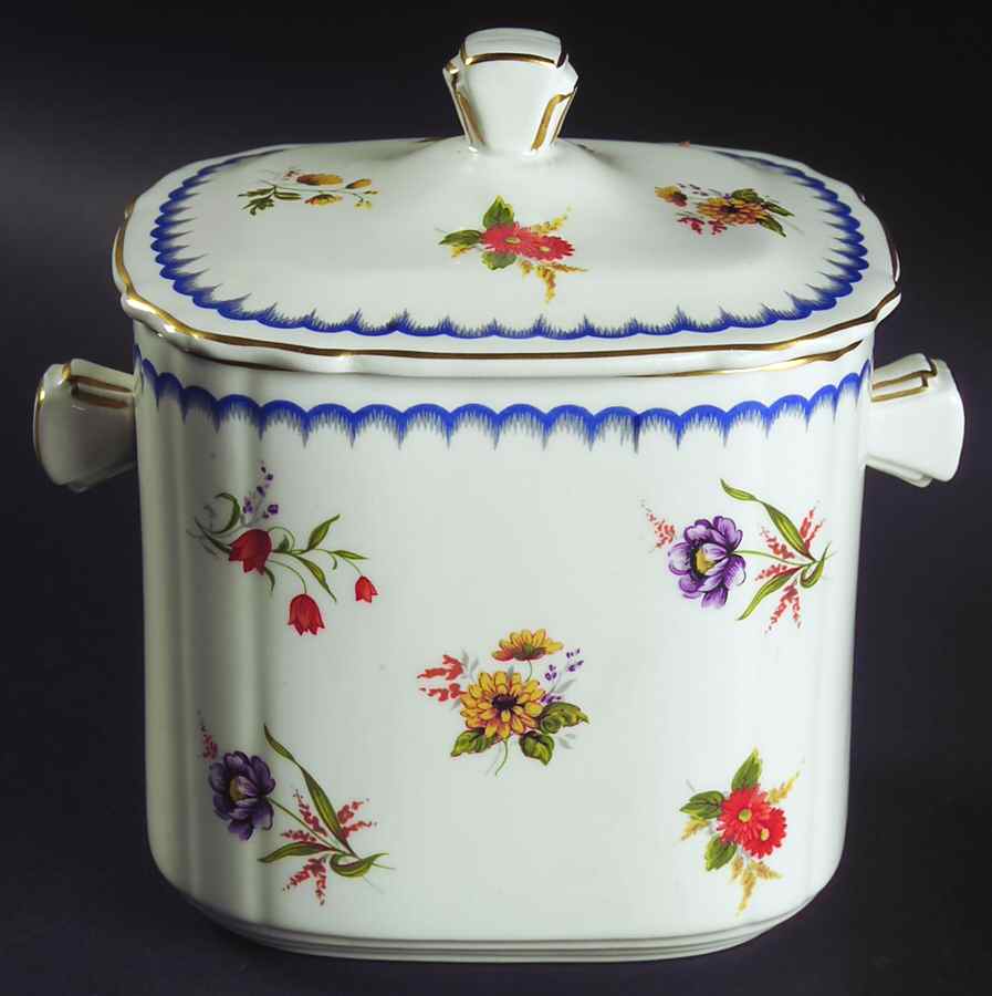 Lowestoft Biscuit Barrel & Lid by Wedgwood-1