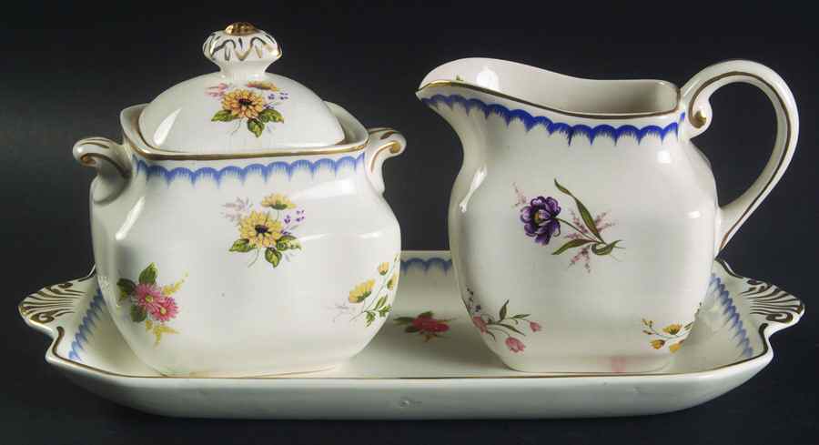 Lowestoft Creamer & Sugar with Lid & Tray Set by Wedgwood-1