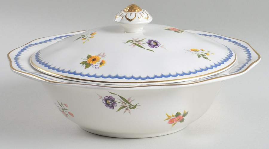 Lowestoft Round Covered Vegetable by Wedgwood-1