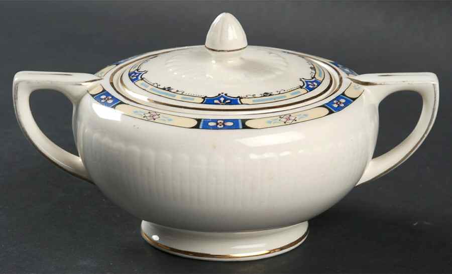 Malvern (Floral Center, Gold Trim) Sugar Bowl & Lid by Wedgwood-1