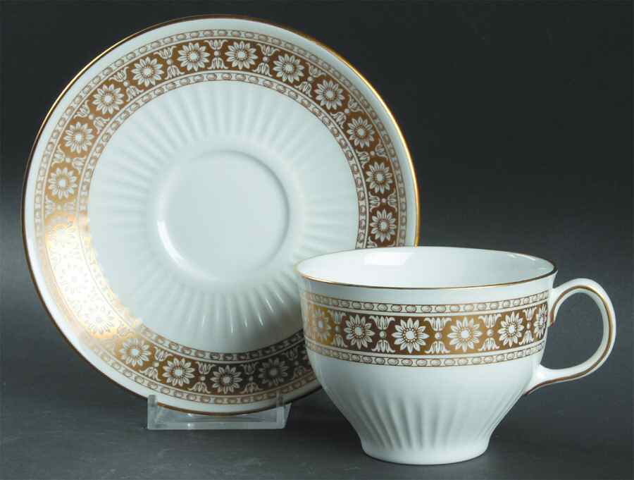 Marguerite Flat Cup & Saucer Set by Wedgwood-1