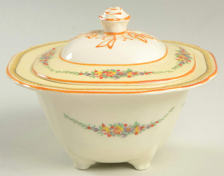 Mayfair (C1542) Sugar Bowl & Lid by Wedgwood-1