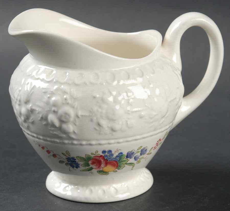 Mayfair (AL9338 , TK53, Wellesley Shape) Creamer by Wedgwood-1