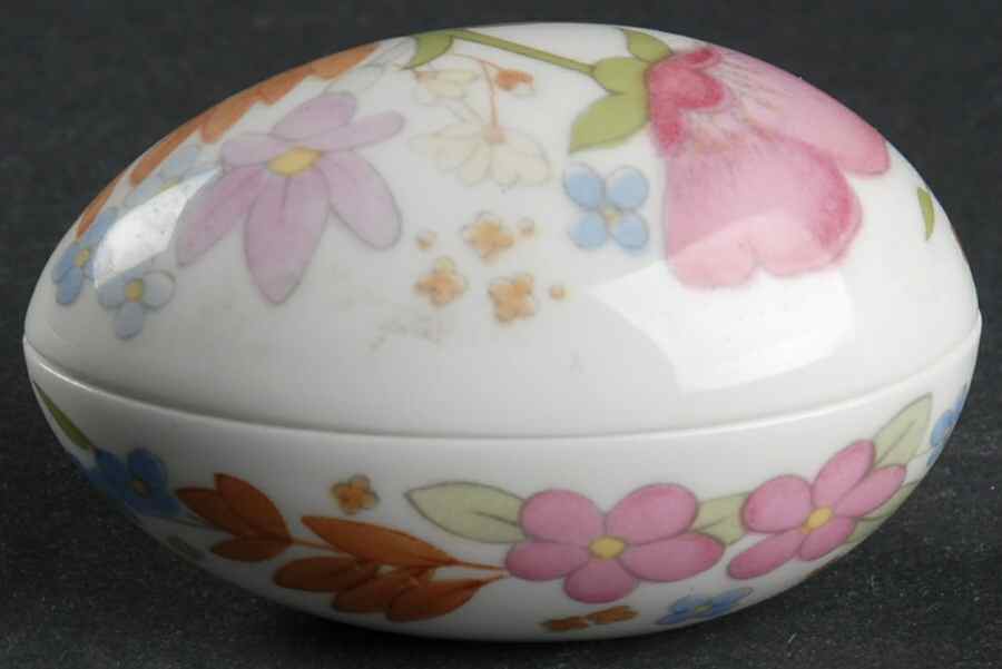 Meadow Sweet (Bone) Small Egg Box & Lid by Wedgwood-1