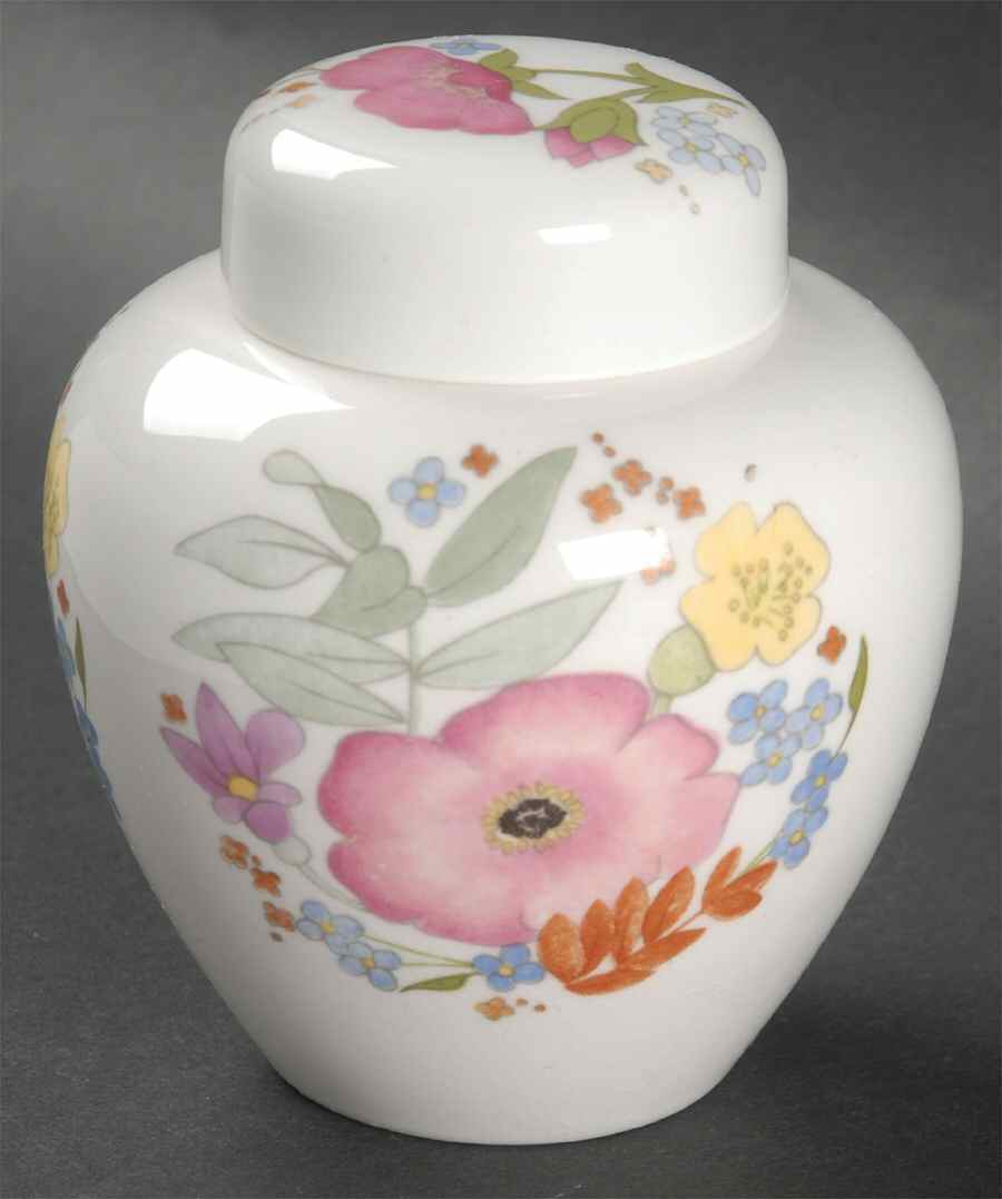 Meadow Sweet (Bone) Small Ginger Jar & Lid by Wedgwood-1