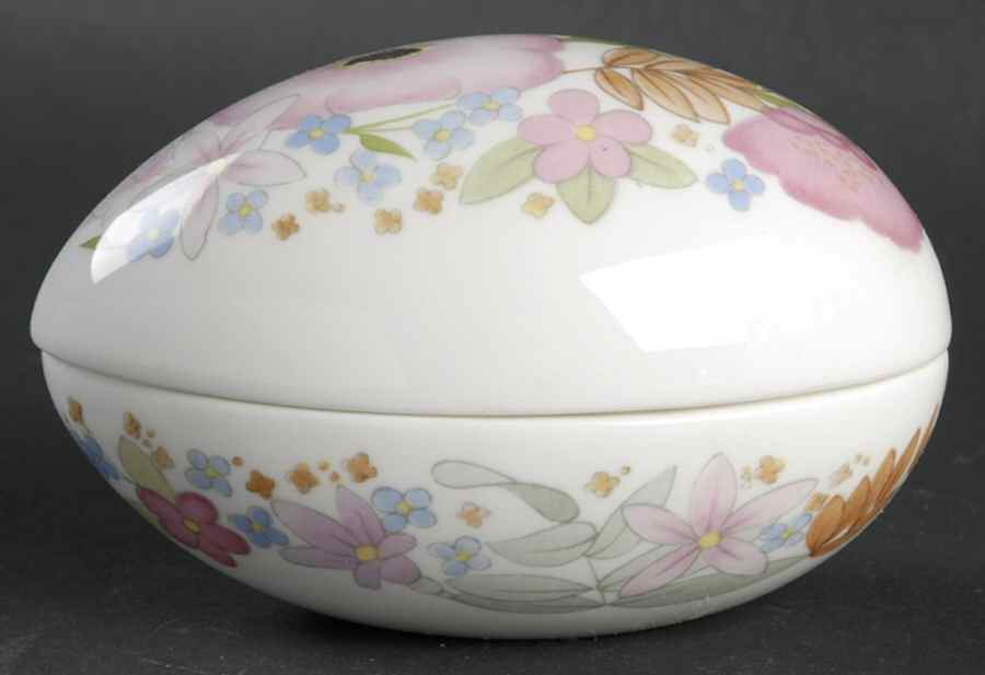 Meadow Sweet (Bone) Medium Egg Box & Lid by Wedgwood-1