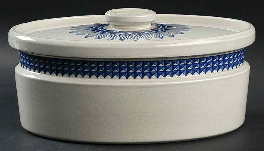 Mexico 2.5 Quart Oval Covered Casserole by Wedgwood-1