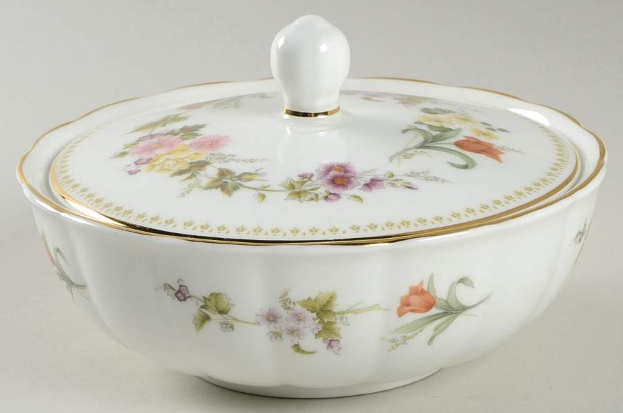 Mirabelle Murray Dish with Lid by Wedgwood-1