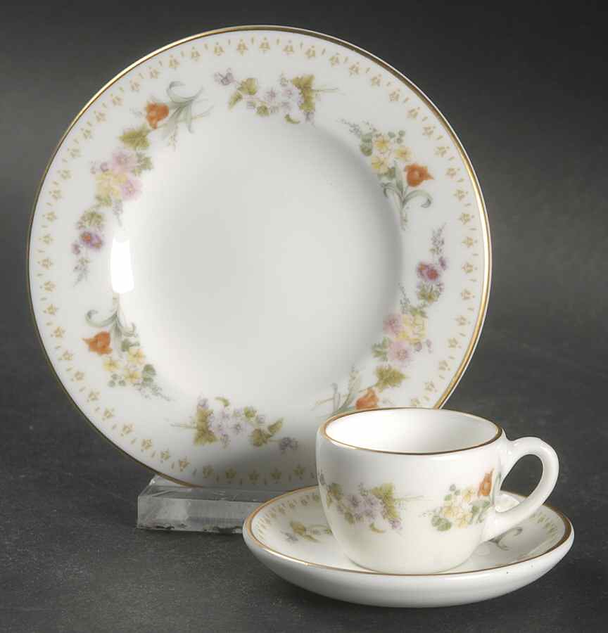 Mirabelle Mini Boxed Set, Cup and Saucer, and Plate by Wedgwood-1