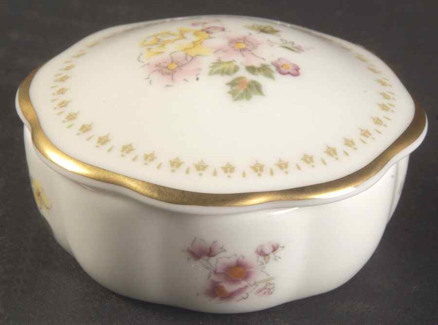 Mirabelle Pill Box by Wedgwood-1
