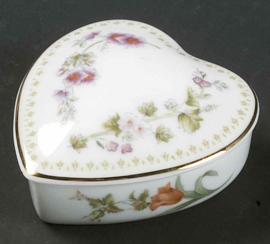 Mirabelle Heart Shape Box & Lid by Wedgwood-1