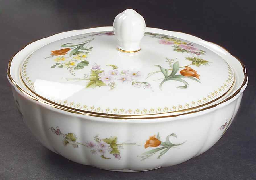 Mirabelle Murray Dish with Lid by Wedgwood-1