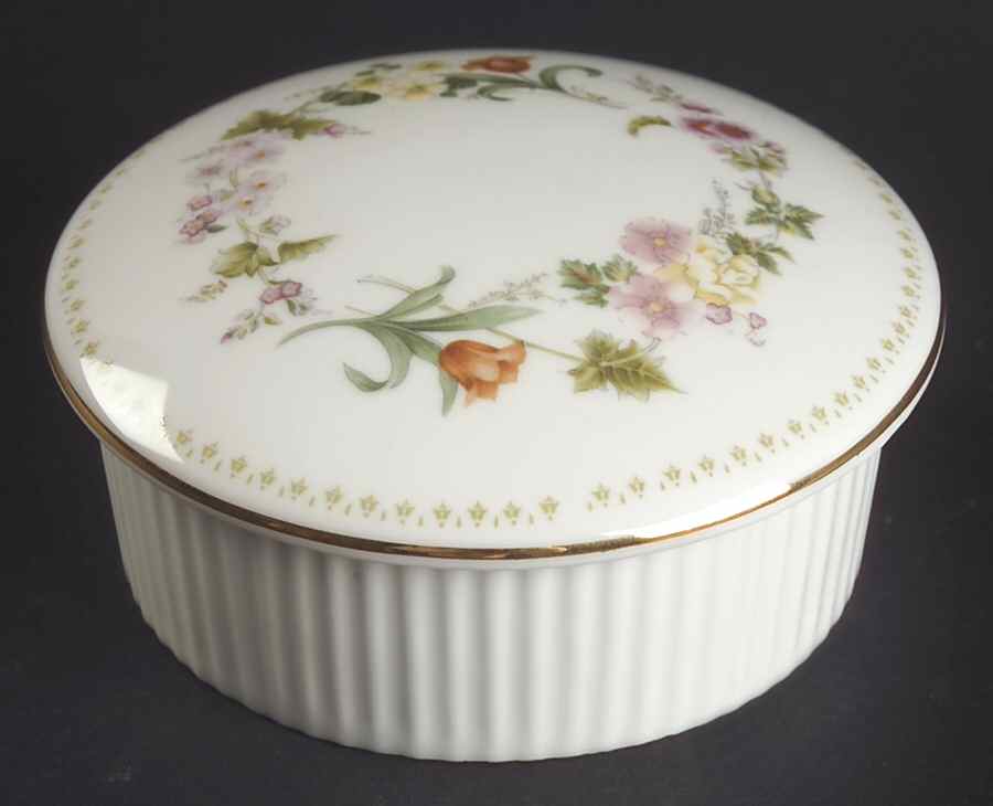 Mirabelle 3" Round Box & Lid by Wedgwood-1