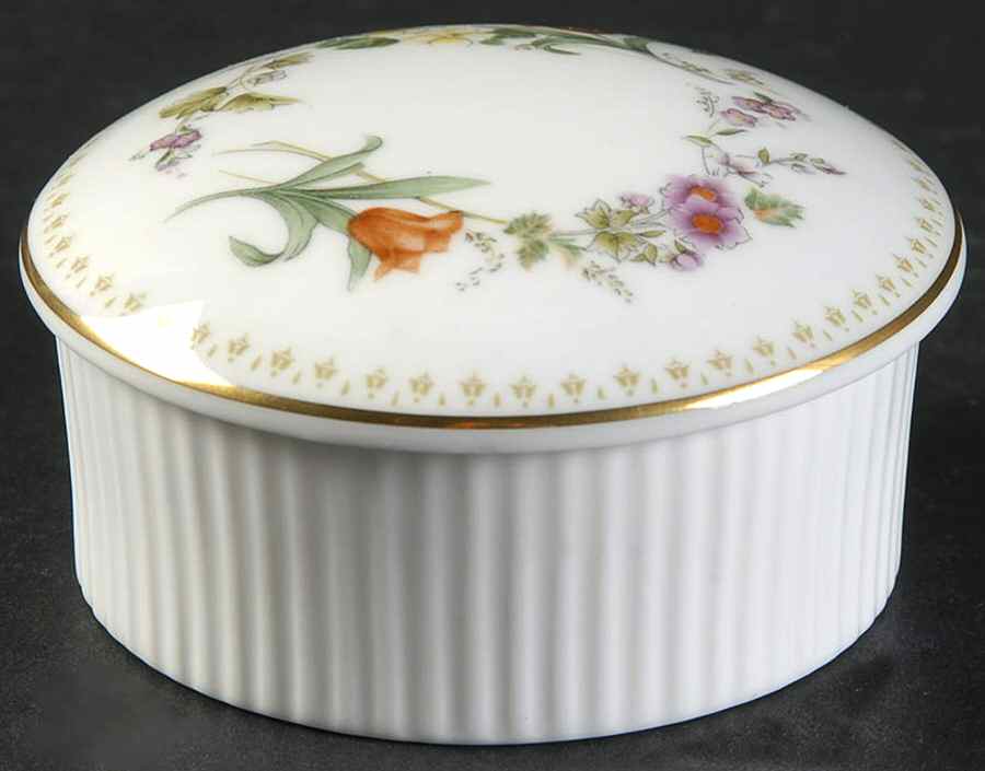 Mirabelle 2" Round Box & Lid by Wedgwood-1