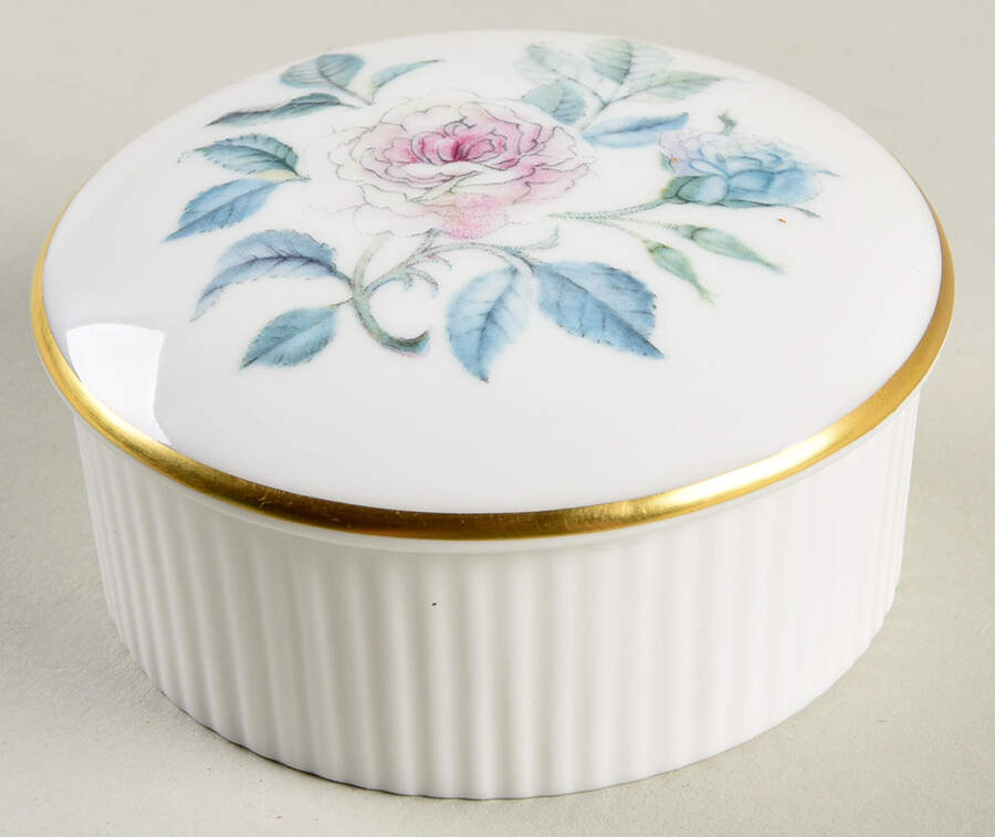 Mist Rose Round Box & Lid by Wedgwood-1