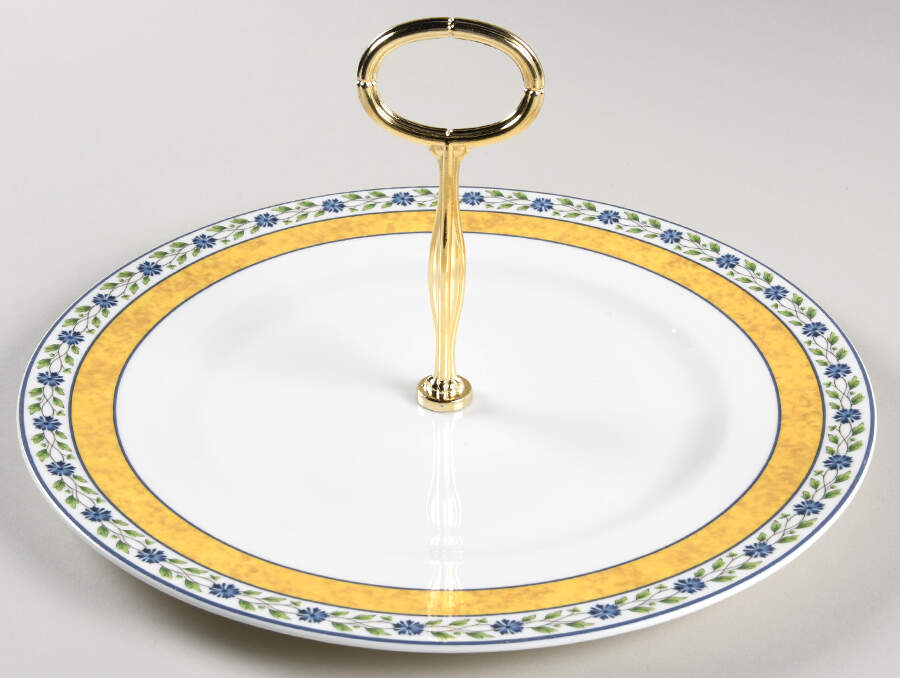 Mistral Round Serving Plate with Center Handle (Dp) Hc by Wedgwood-1