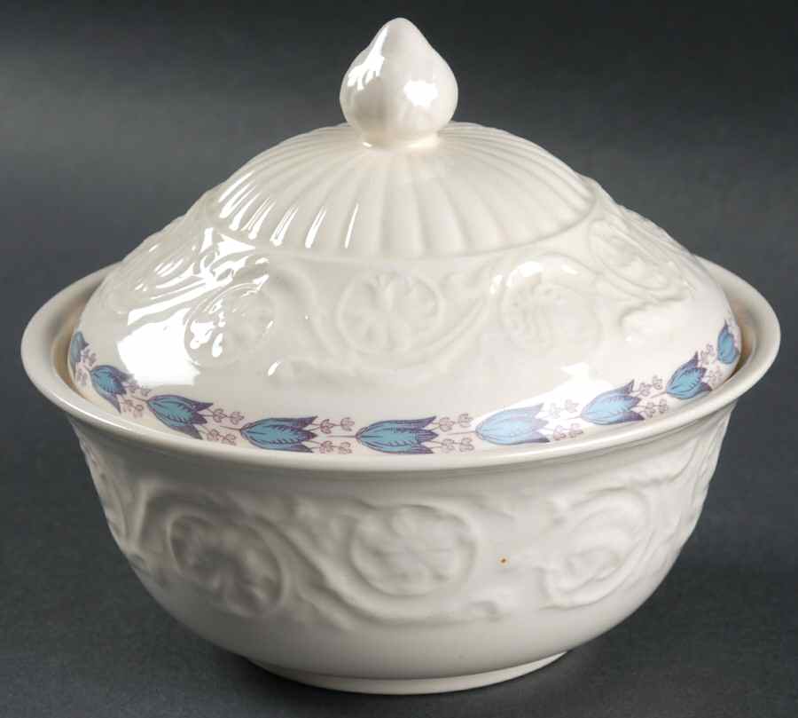 Morning Glory (No Trim) Candy Box & Lid by Wedgwood-1