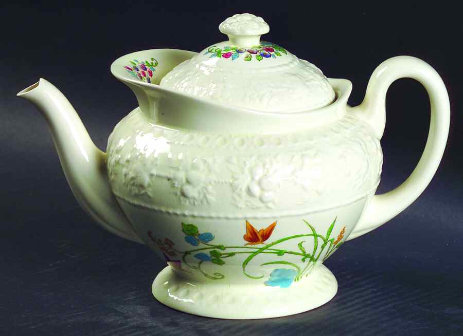 Montreal Teapot & Lid by Wedgwood-1