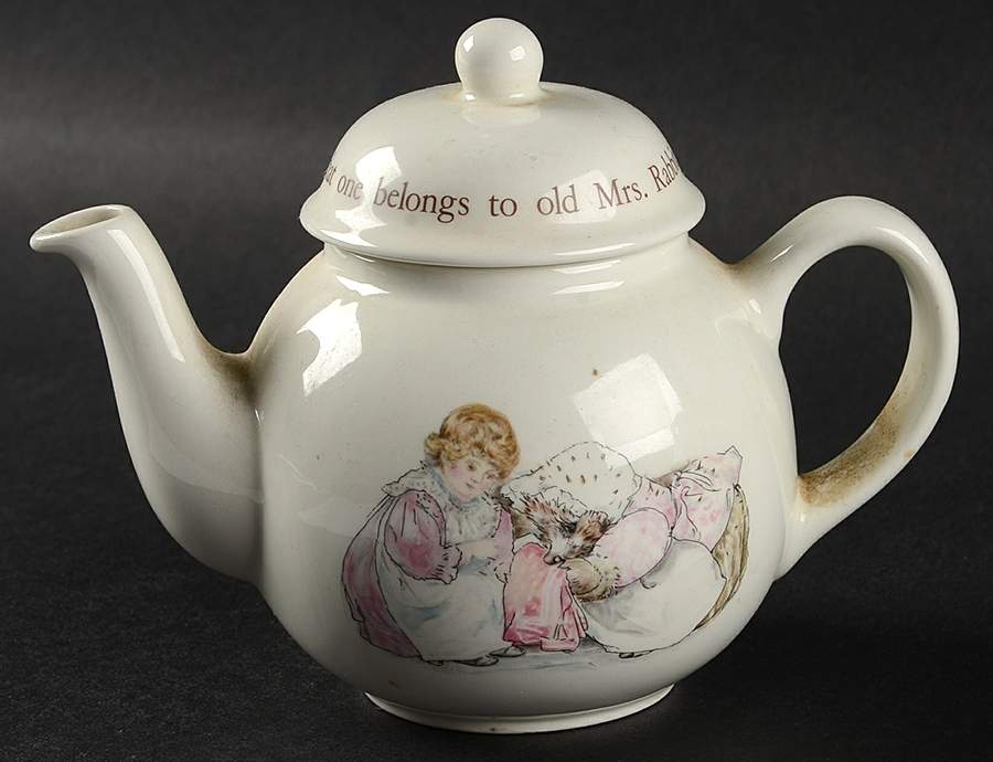 Mrs Tiggy Winkle Miniature Teapot & Lid by Wedgwood-1