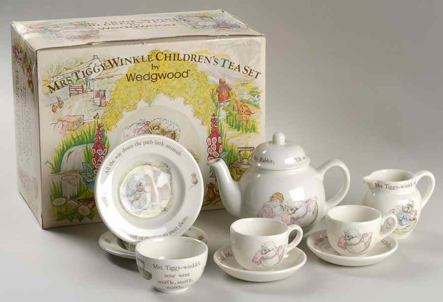 Mrs Tiggy Winkle (10 Piece) Miniature Tea Set W/Box by Wedgwood-1