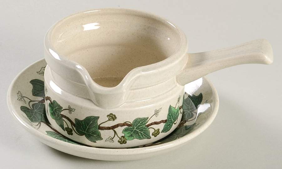 Napoleon Ivy Green (Oven To Table) Gravy Boat & Underplate by Wedgwood-1