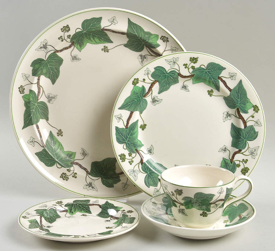 Napoleon Ivy Green (Queen's Ware) 40 Piece Estate Set by Wedgwood-1