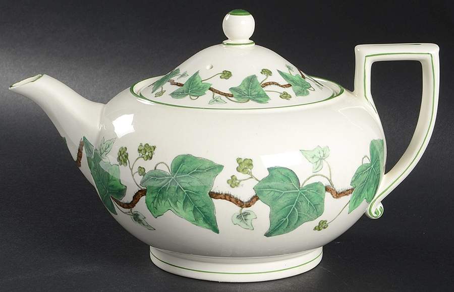 Napoleon Ivy Green (Queen's Ware) Teapot & Lid by Wedgwood-1