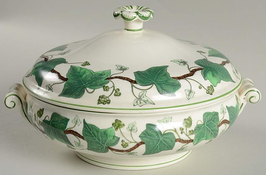 Napoleon Ivy Green (Queen's Ware) Round Covered Vegetable by Wedgwood-1